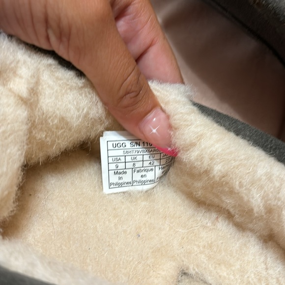 Men’s Uggs! - Picture 3 of 3